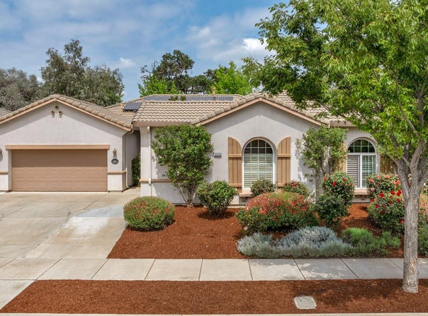 3020 W Ceres Avenue, Visalia, CA 93291