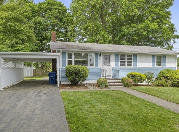 27 Cindy Ln, Braintree, MA 02184