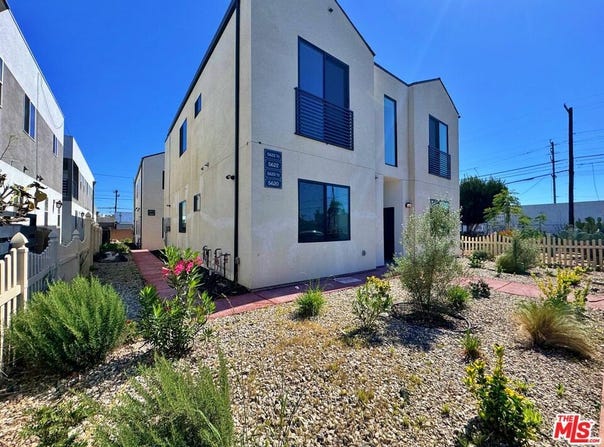 5622 Willowcrest Ave, North Hollywood, CA 91601
