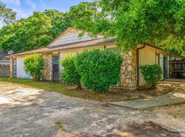 6802 Tiki Ln, Pensacola, FL 32503