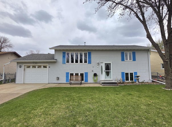 14 S Illinois Street, Aberdeen, SD 57401
