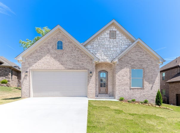 111 Crestview Drive, Maumelle, AR 72113
