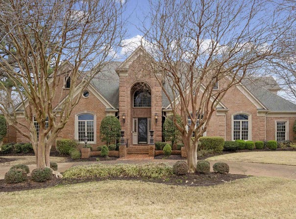 1186 LAKE POINT Dr E, Collierville, TN 38017