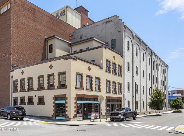 222 N Central St, Knoxville, TN 37917