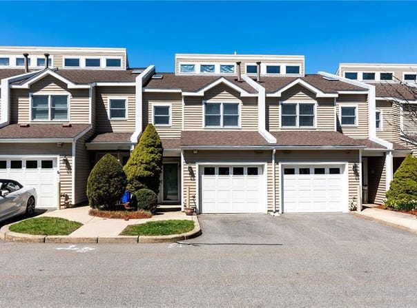 115 Rolling Hill Road, Portsmouth, RI 02871