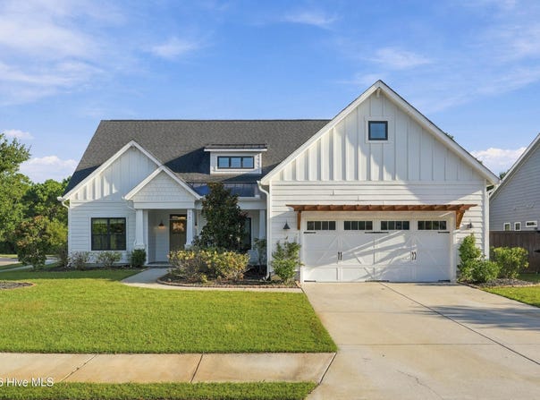11 Lemongrass Court, Hampstead, NC 28443