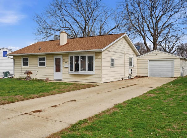 2008 E 6th, STERLING, IL 61081