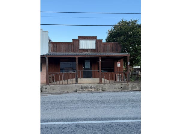 708 Main St, Blanket, TX 76432