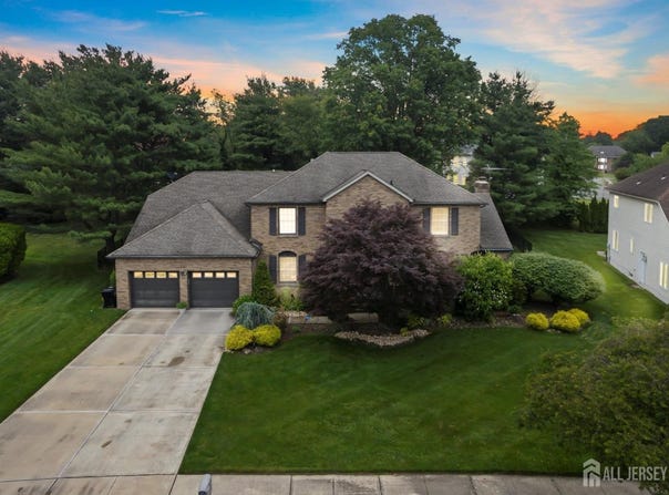 17 Melanie Manor, East Brunswick, NJ 08816
