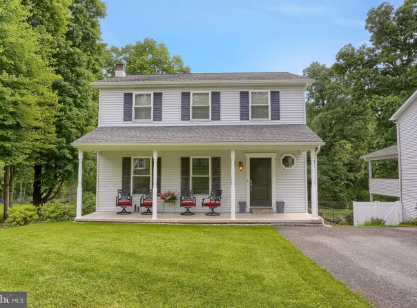 937 MEADOW LANE, MILLERSBURG, PA 17061