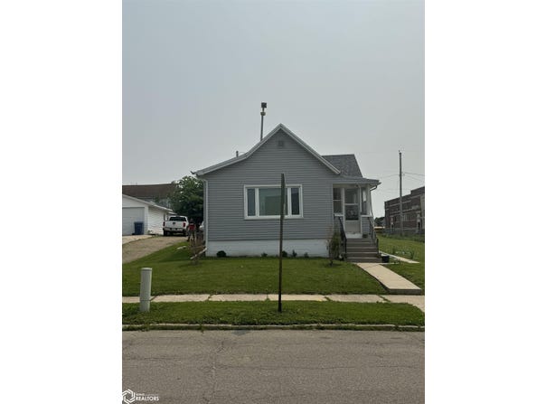 108 S 12Th Street, Marshalltown, IA 50158