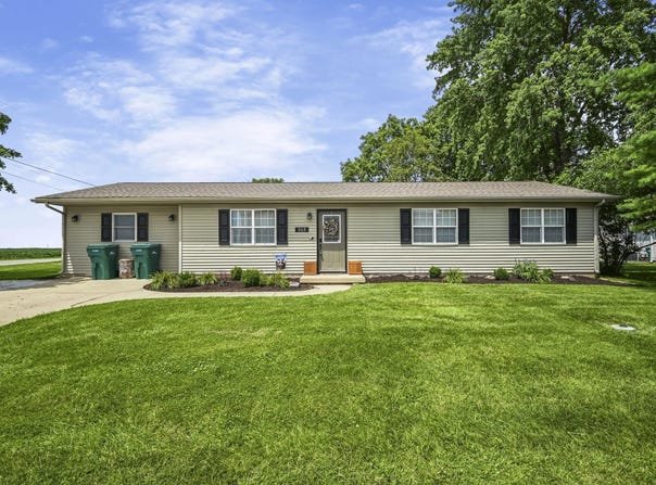 515 W Oxford Street, Otterbein, IN 47970