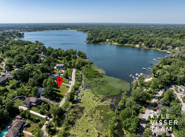 3120 Reeds Lake Boulevard SE, Grand Rapids, MI 49506