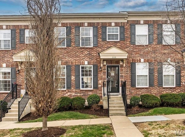 208 Candice Way, St Peters, MO 63376