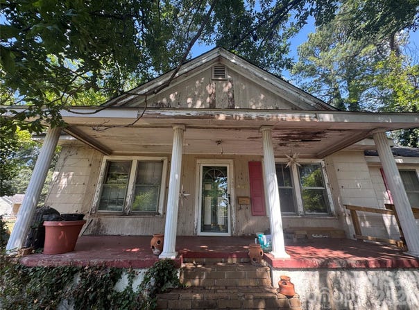 408 E Davidson Avenue, Gastonia, NC 28054