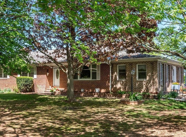 2226 HARNEY ROAD, LITTLESTOWN, PA 17340
