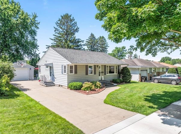 1917 2nd Avenue NW, Austin, MN 55912