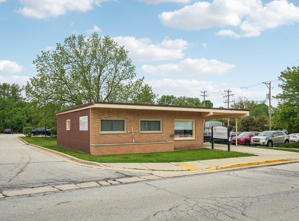 234 Oakton Ave, Pewaukee, WI 53072