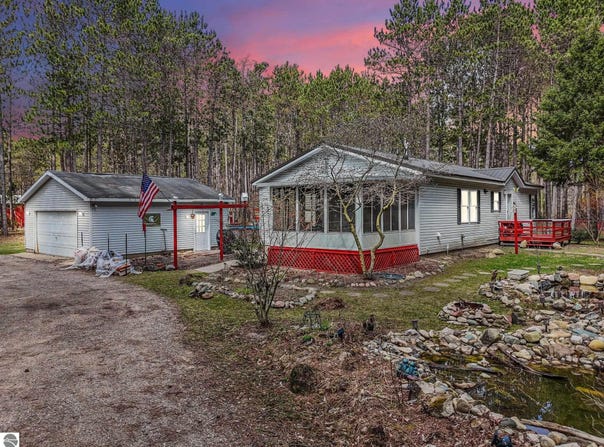 9916 S M-37, Buckley, MI 49620