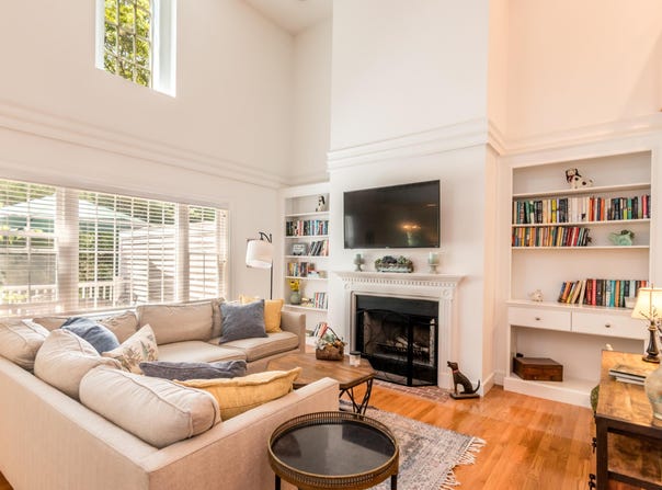 15 Hampton Court, Mashpee, MA 02649