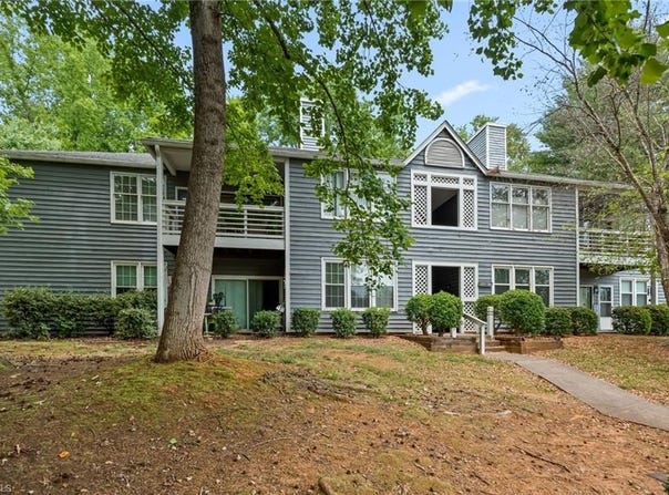 310 Meadows Circle, Winston-Salem, NC 27104