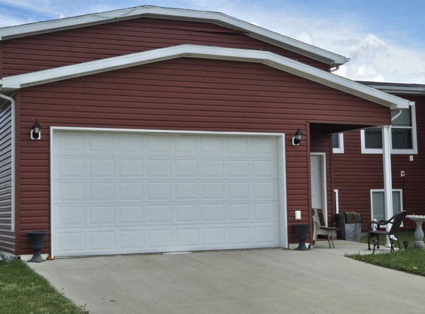 1514 47th Loop, Minot, ND 58701