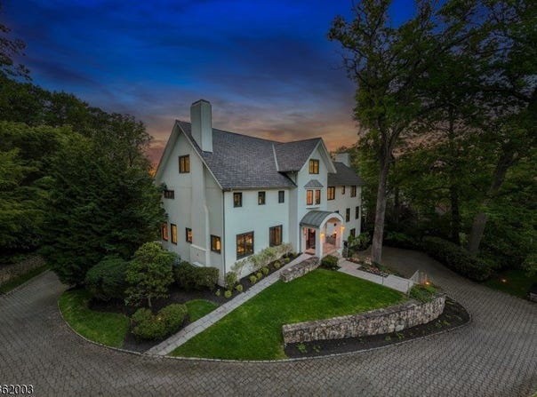60 Fernwood Rd, Summit City, NJ 07901-2954