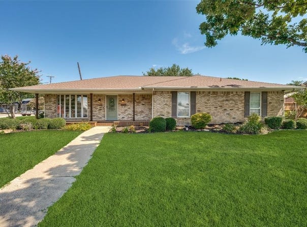 1601 Valleycrest Lane, Carrollton, TX 75006