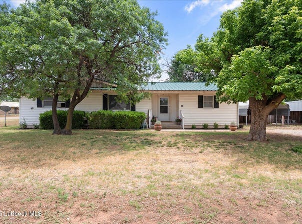 801 4th Street, Smyer, TX 79367