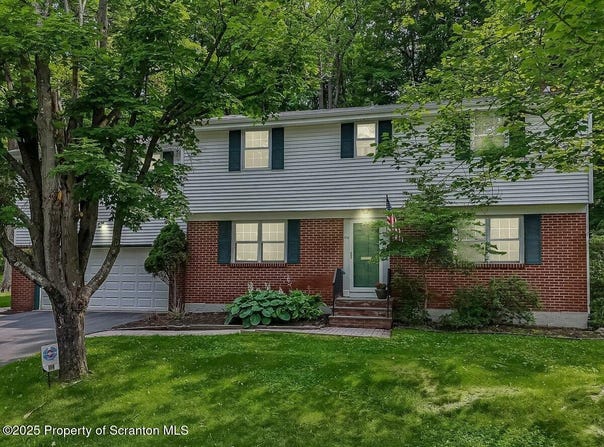104 Sturbridge Road, Clarks Summit, PA 18411
