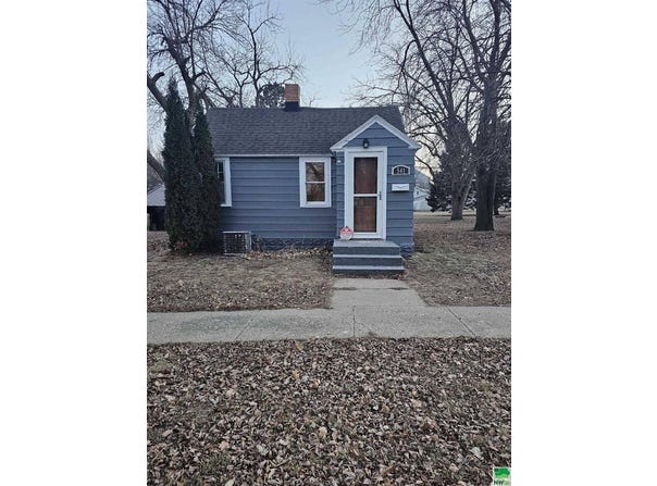 541 E Maple Dr., Hartley, IA 51346
