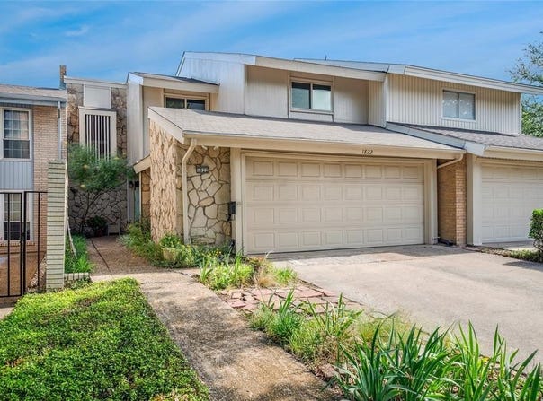 1822 Lakecrest Court, Carrollton, TX 75006