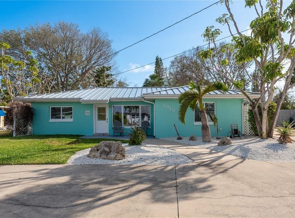 2010 BAYVIEW PLACE, INDIAN ROCKS BEACH, FL 33785