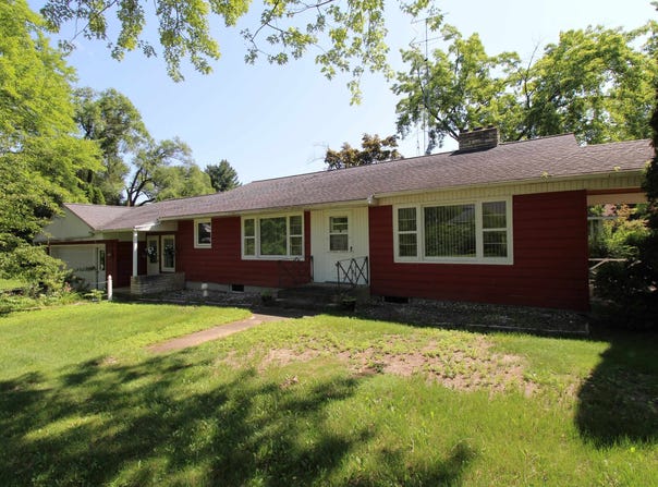 206 E Ormsby Street, Oxford, WI 53952