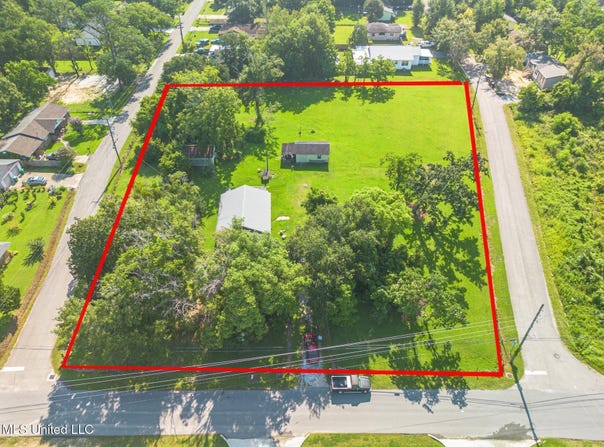 9298 Old Lorraine Road, Gulfport, MS 39503
