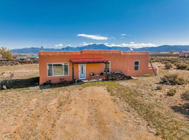 99 Romero W, Ranchos de Taos, NM 87557