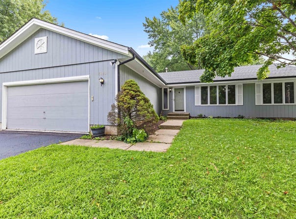 6855 Nestlewood, ROSCOE, IL 61073