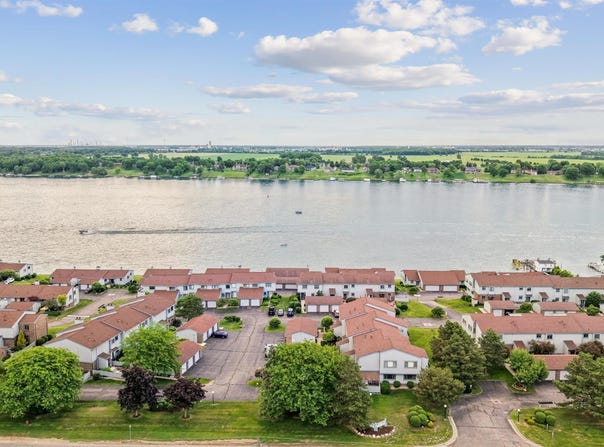 1715 River Road, Saint Clair, MI 48079