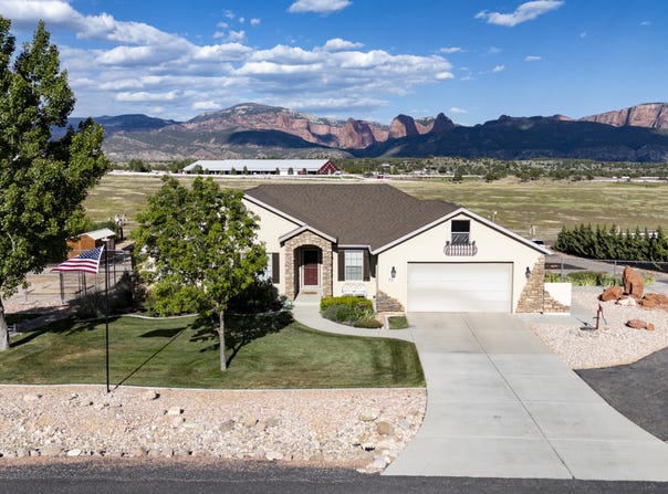 731 S 800 E, New Harmony, UT 84757