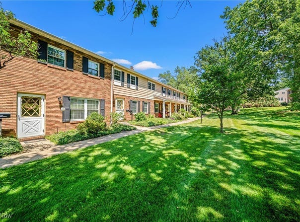 8264 Deepwood Boulevard unit: 8, Mentor, OH 44060