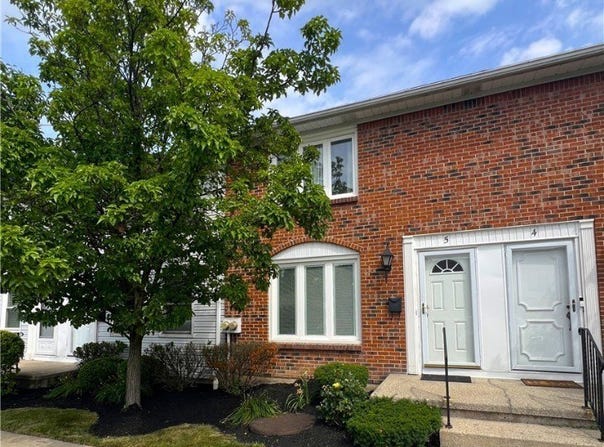 5 The Courtyards, Amherst, NY 14221