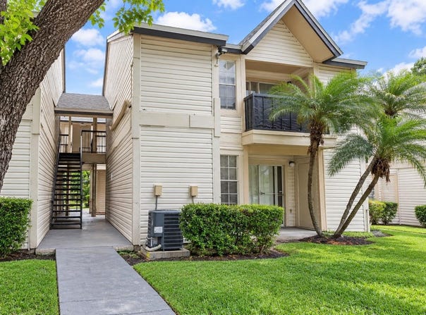 1956 LAKE ATRIUMS Circle, ORLANDO, FL 32839