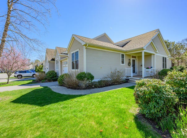 118 Grey Hawk Drive, Mashpee, MA 02649