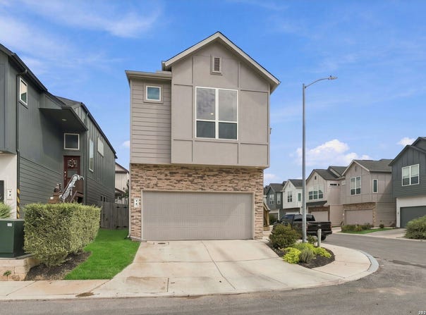 8851 Oakland Rd, San Antonio, TX 78240