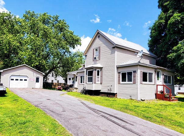 9 Locust Street, Madison, ME 04950