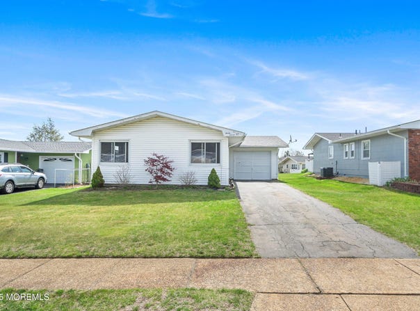 37 Central Boulevard, Brick, NJ 08724