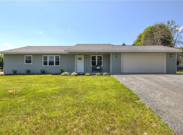 2100 W 26th Avenue, Bloomer, WI 54724