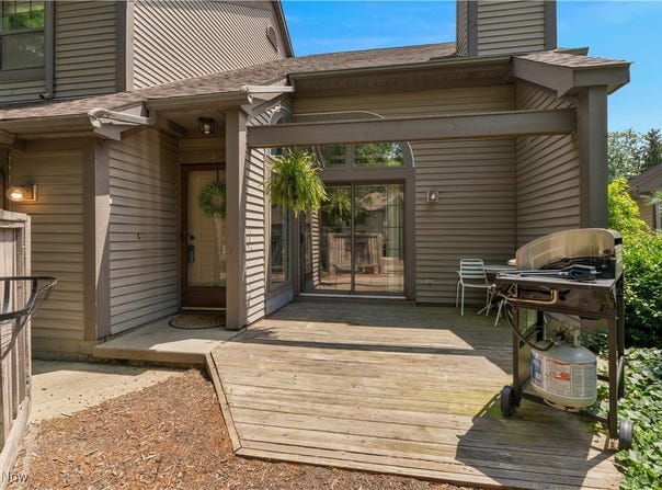 1173 Red Tail Hawk Court unit: 4, Youngstown, OH 44512