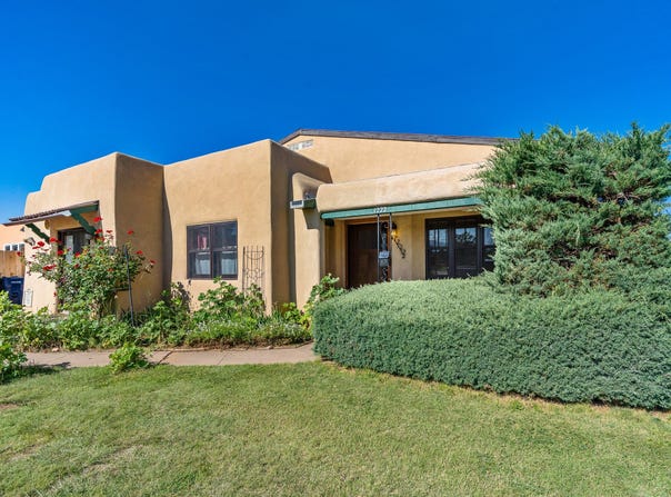 1222 Vitalia, Santa Fe, NM 87505