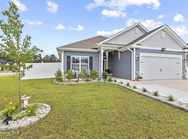 752 Greenwich Place, Richlands, NC 28574